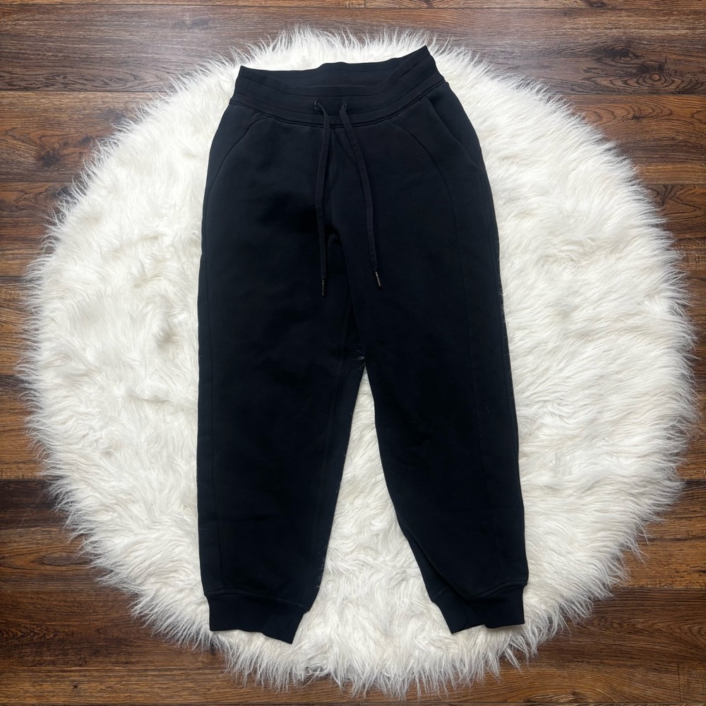 Lululemon Scuba Joggers in Black Size Women’s 4